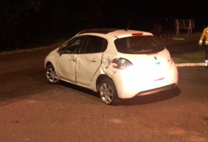 Mulher fica ferida em capotamento na BR-163