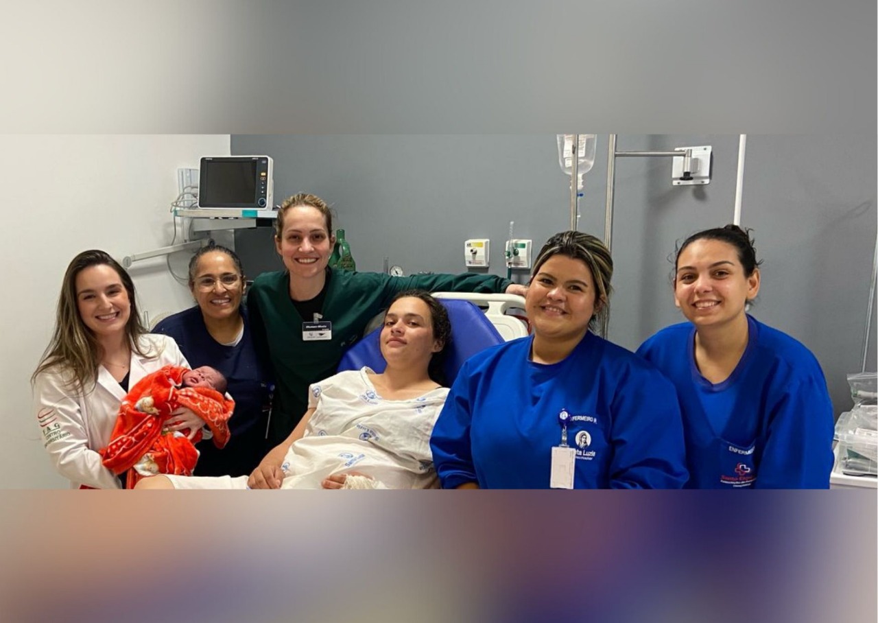 Com ajuda de médica obstetra, equipe realiza parto de emergência