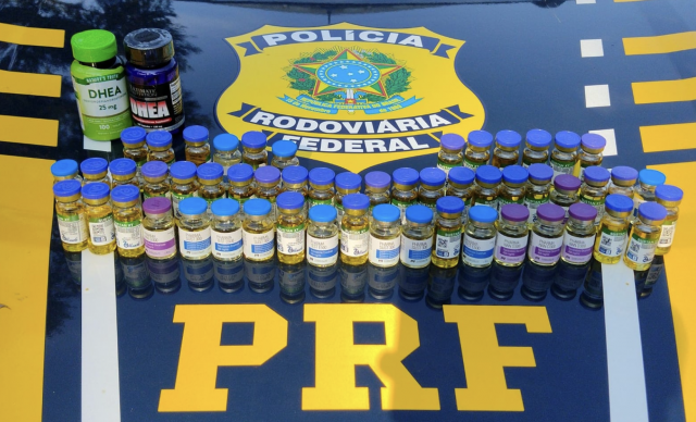 PRF flagra médica transportando mais de 50 frascos de anabolizantes na BR-282