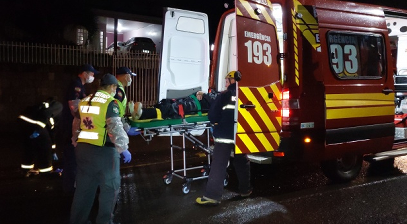 Colisão entre motos deixa homem gravemente ferido