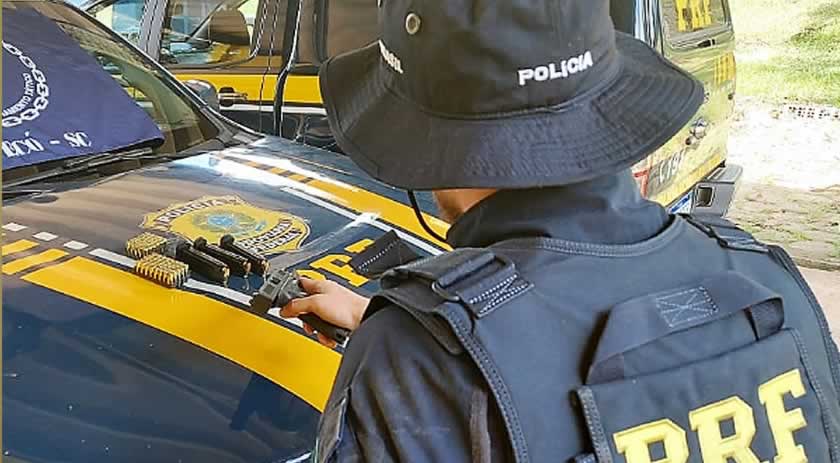 Pistola pronta para uso e 81 munições são apreendidas na BR-282 em Chapecó