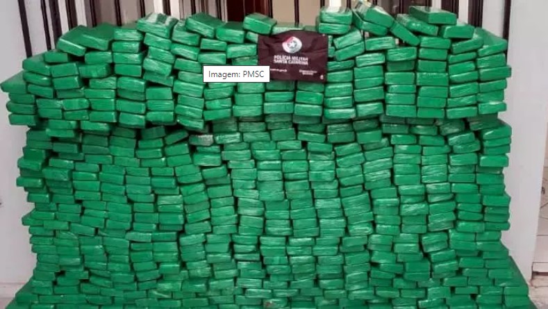 PRF apreende mais de 600 kg de maconha na SC-160