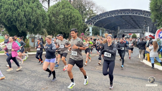 Frio e chuva não impedem sucesso da 3ª Corrida do Soldado em São Miguel do Oeste