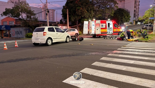Mulher fica ferida após colisão no Centro