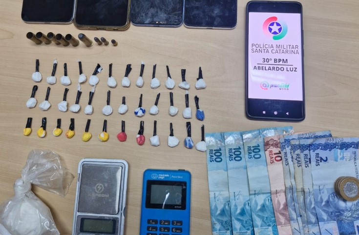 PM prende dois homens por tráfico de drogas