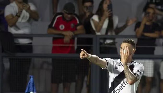 Vasco bate o Bragantino com autoridade e engata quarta vitória consecutiva no Brasileirão