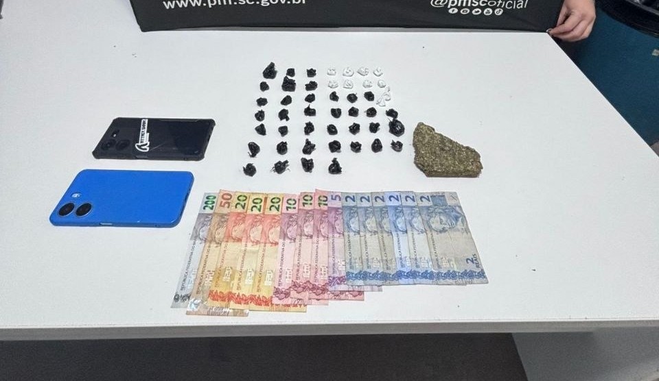 Jovem de 18 anos é preso por tráfico de drogas