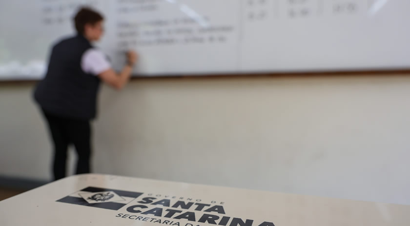 Governo de SC cria rede de apoio à saúde emocional e combate à violência contra professores