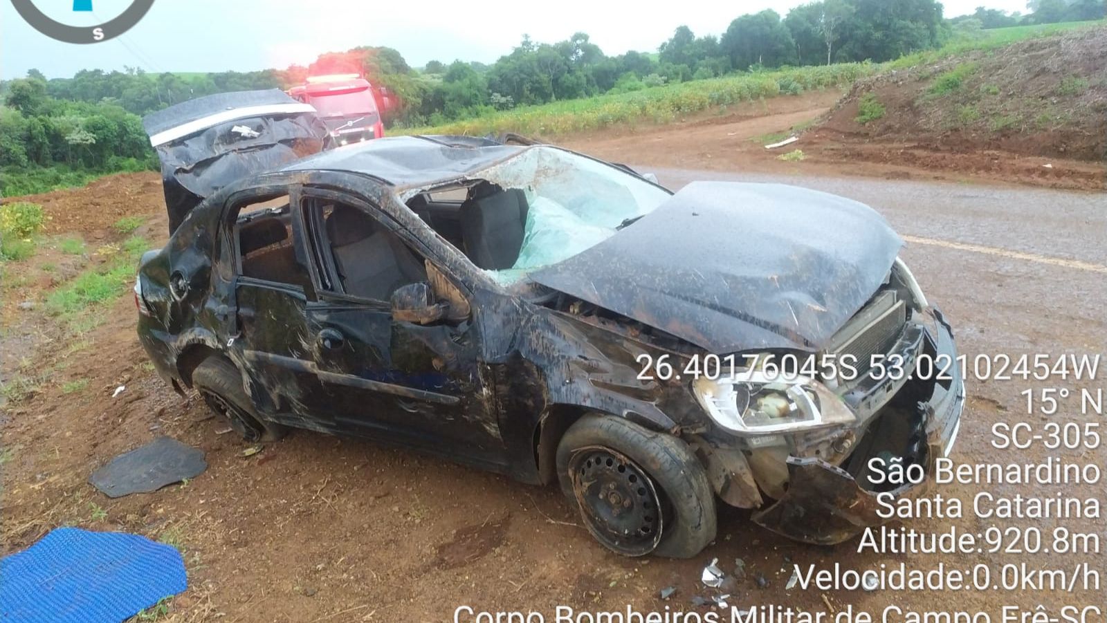 Pai segura filho morto no colo após acidente entre Campo Erê e São Lourenço do Oeste