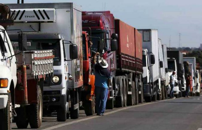 FIESC manifesta preocupação com possível paralisação dos caminhoneiros