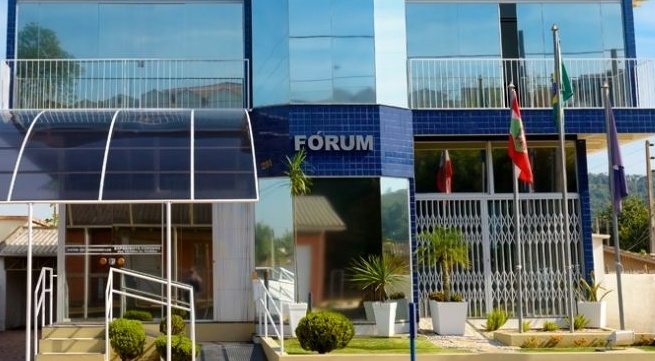 Homem que atropelou e matou duas pessoas é condenado a mais de 40 anos de prisão