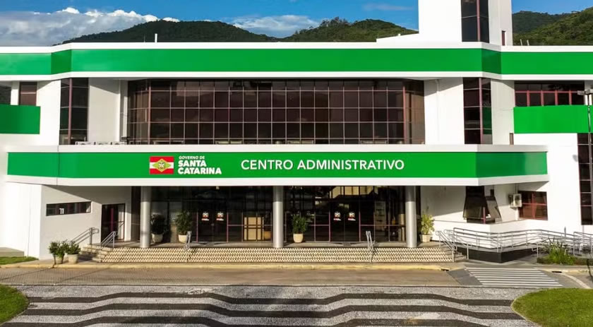 Governo de SC abre concurso com 50 vagas e salário inicial de R$ 25,3 mil
