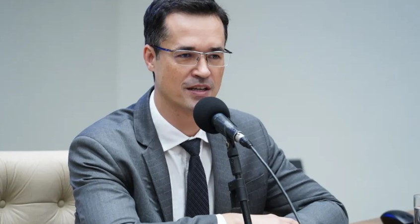 Deltan tem campanha ao Senado suspensa após pedido de coligação do PT