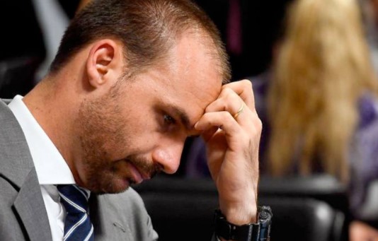 Ministério da Justiça demite Eduardo Bolsonaro da Polícia Federal por abandono de cargo