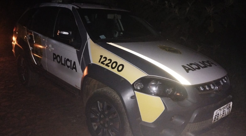 Homem é preso após agredir familiar com golpes de faca e arma de fogo ser apreendida