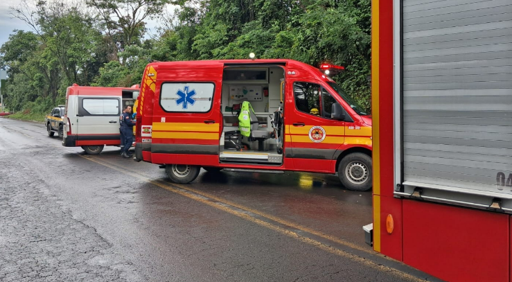 Motociclista fica ferido em colisão com caminhão na BR-282, em Maravilha