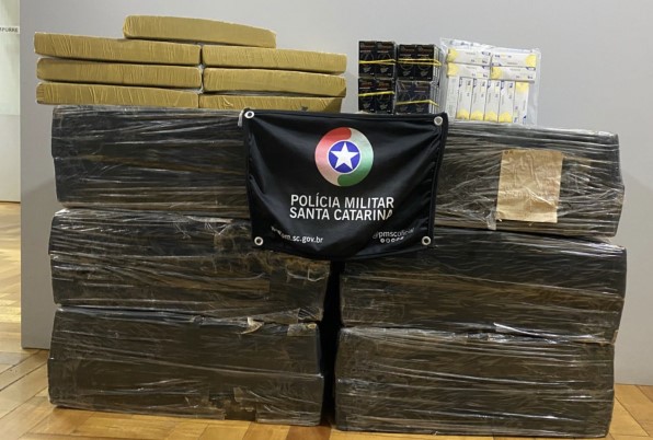 Polícia Militar apreende quase 119 quilos de maconha e medicamentos contrabandeados
