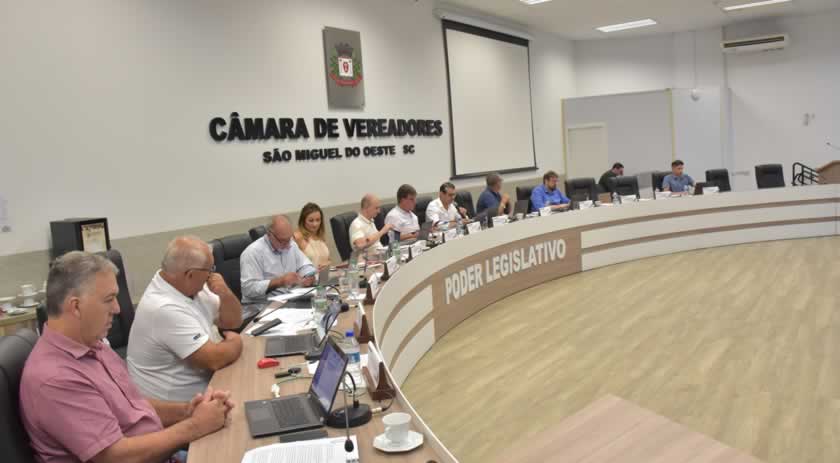 Vereadores aprovam projetos sobre desafetamento de área de terras e loteamentos