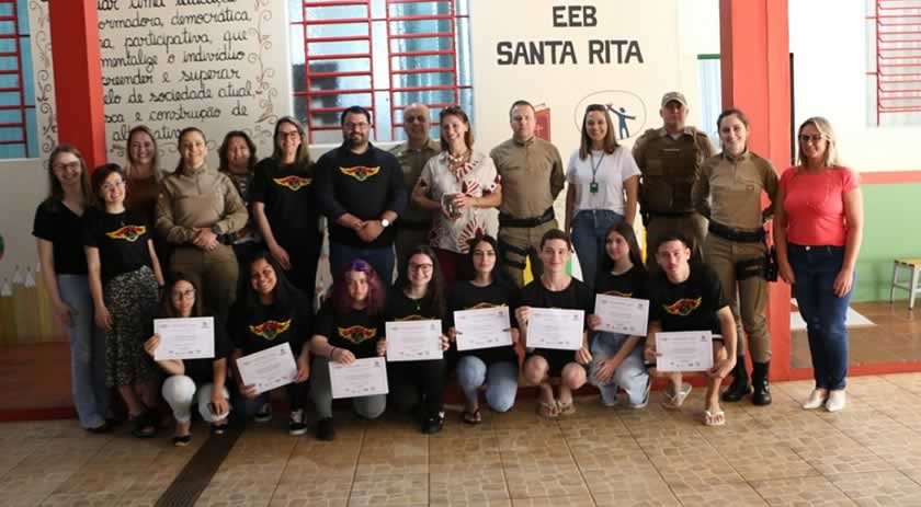 Primeira turma conclui curso de Protetores do Lar