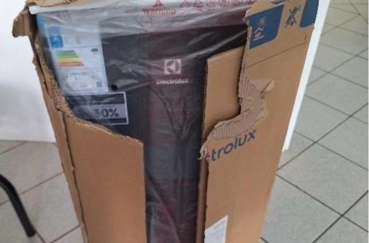 Idoso compra frigobar por R$ 100 e acaba preso por receptação