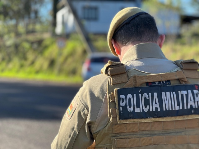 PM flagra quatro motoristas sem habilitação