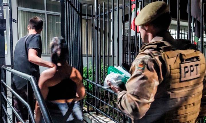 Jovem de 18 anos é preso por tráfico de drogas