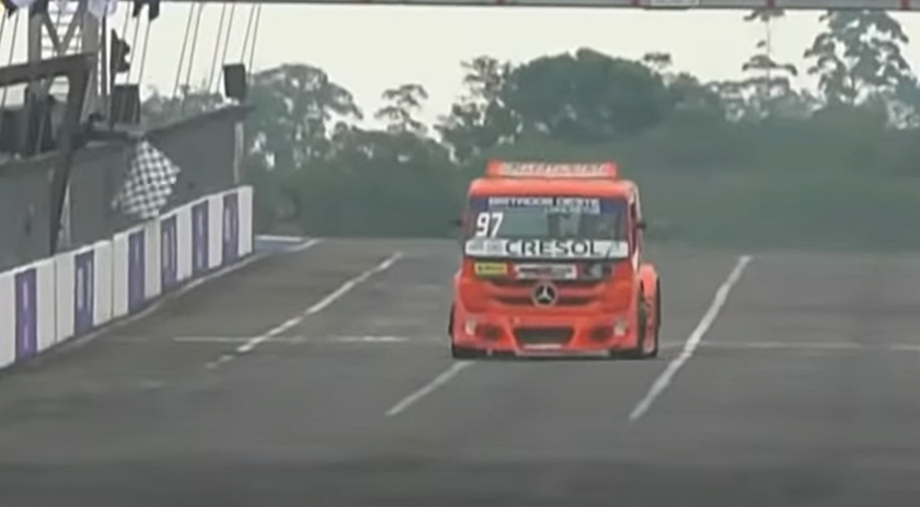 Invicto, Rogerio Taio vence a terceira na Fórmula Truck