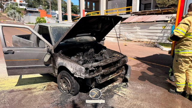 Vídeo mostra incêndio que destruiu veículo no centro