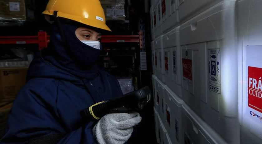 Ministério da Saúde inicia distribuição de doses de reforço para idosos acima de 60 anos