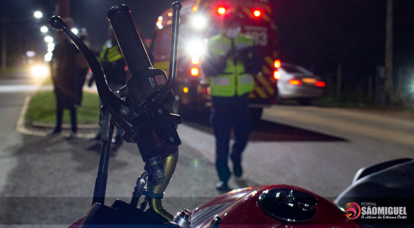 Acidente deixa motociclista ferido na Av Willy Barth