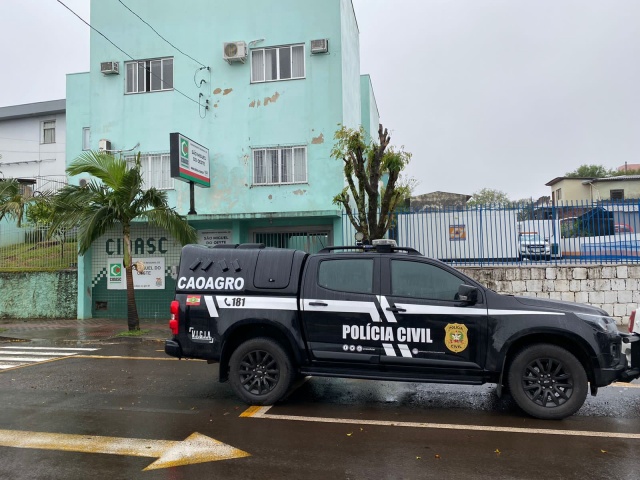 Empresa é alvo de operação e polícia descobre falsificação de selos do serviço de inspeção federal