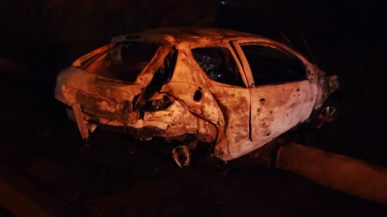 Acidente entre carros e motocicleta deixa feridos na BR-282