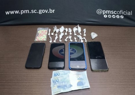 Quatro pessoas são detidas por tráfico de drogas