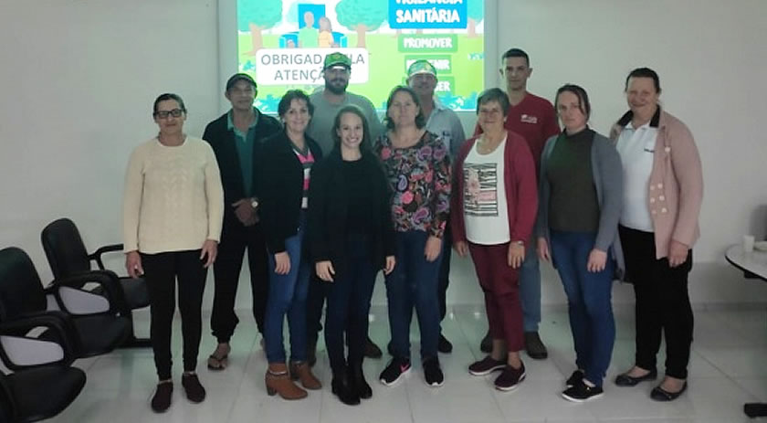 Manipuladores de alimentos passam por orientações Nutricionista
