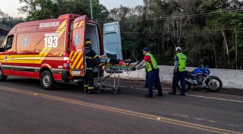 Motociclista fica ferido em acidente na BR-282