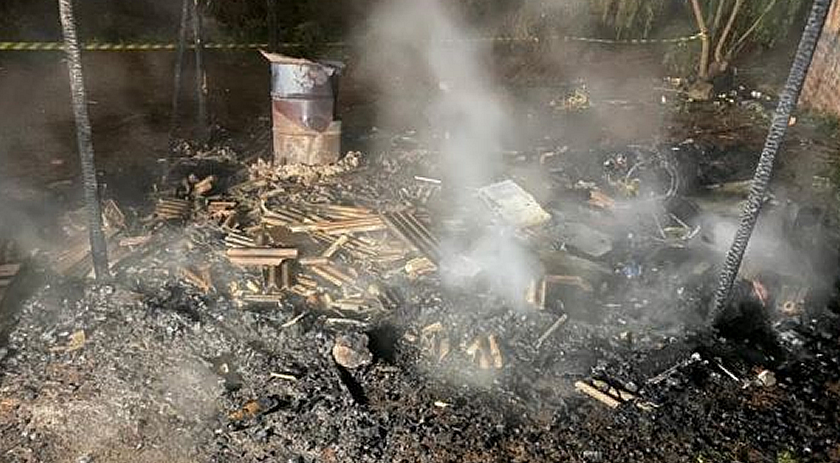 Residência é consumida por fogo no Oeste de SC