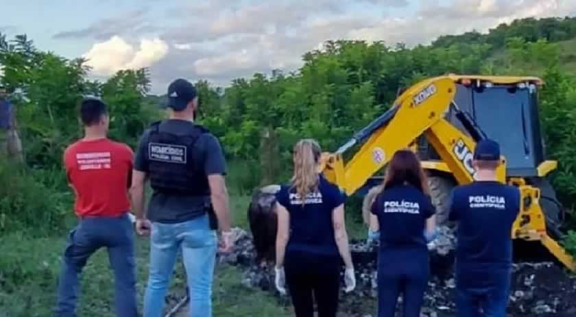 Quatro corpos são encontrados enterrados em chácara após chacina em Joinville