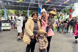 Chuva e frio não desanimam "Arraiá de São Migué" e público lota a Praça Walnir Bottaro Daniel