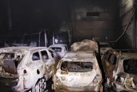 Incêndio destrói oficina mecânica e atinge 16 veículos