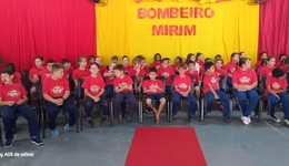 Bombeiro Mirim forma 46 alunos em São Bernardino