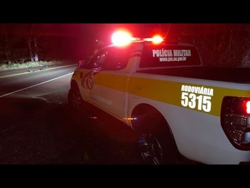 DESCANSO: Motoristas abandonam veículos e fogem após colisão frontal na SC 163