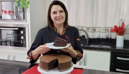 Dete ensina receita de bolo do Filme Matilda